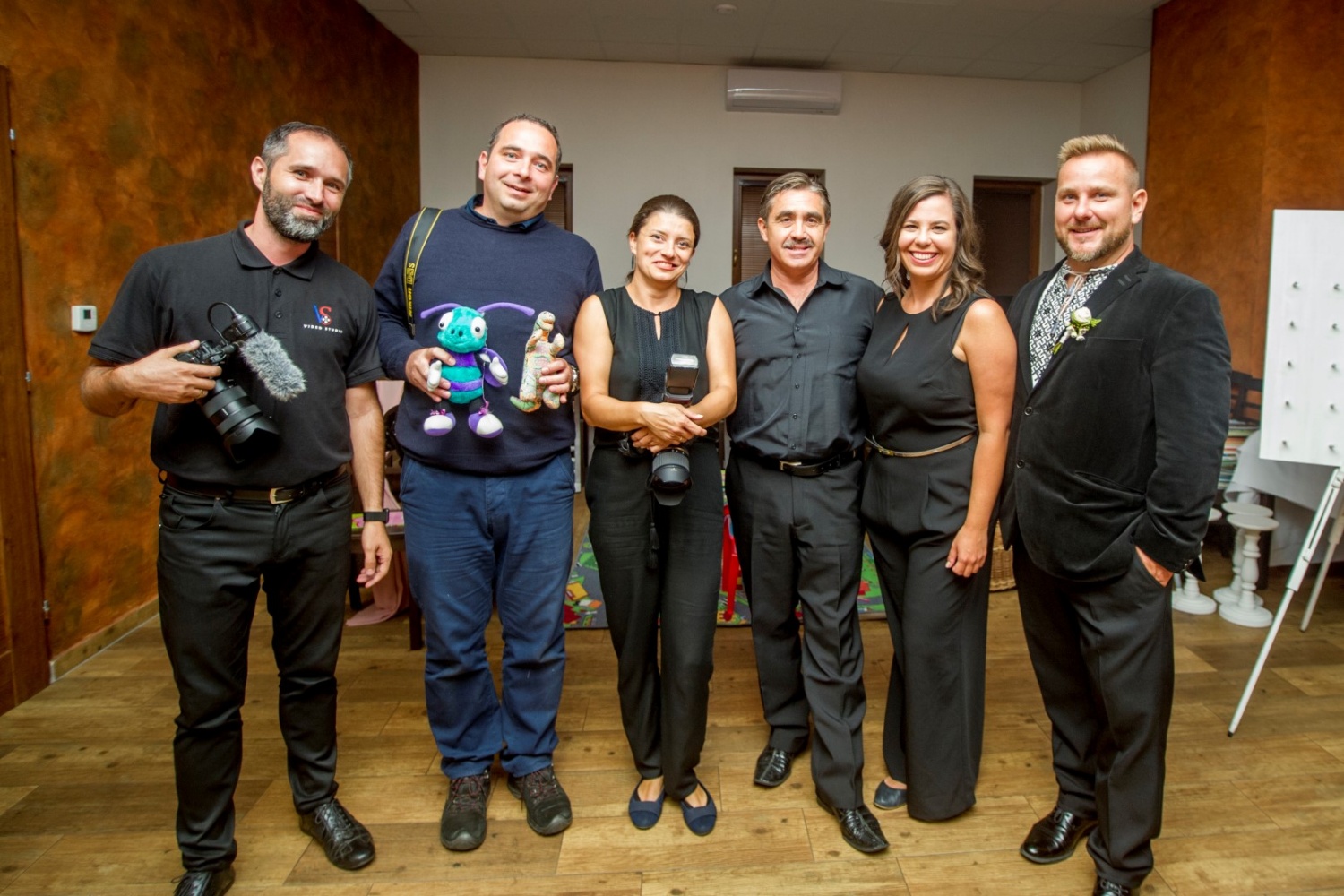 http://www.fotoz.sk/images/gallery-45/normal/eskuvo-kek-hal_svadba-modra-ryba_kek-hal-vendeglo_eskuvoi-fotos-esztergom_eskuvoi-fotos-budapest_juraj-zsok_svadobny-fotograf_eskuvo_eskuvoi-kepek_toneintone_restauracia-modra-ryba043.jpg