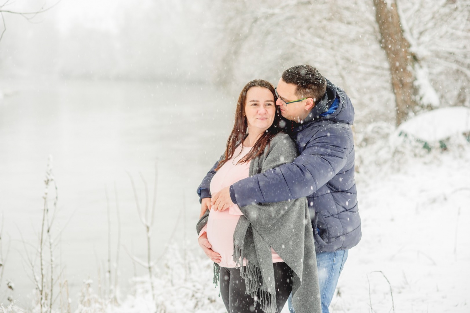 http://www.fotoz.sk/images/gallery-47/normal/teli-kismama-fotozas_kismama-fotok_winter-pregnacy-photo_fotenie-tehuliek_winter-maternity-foto_teli-kismama_tehulka_tehulka-foto_zimne-fotenie_kreativ-kismama-fotozas_054.jpg