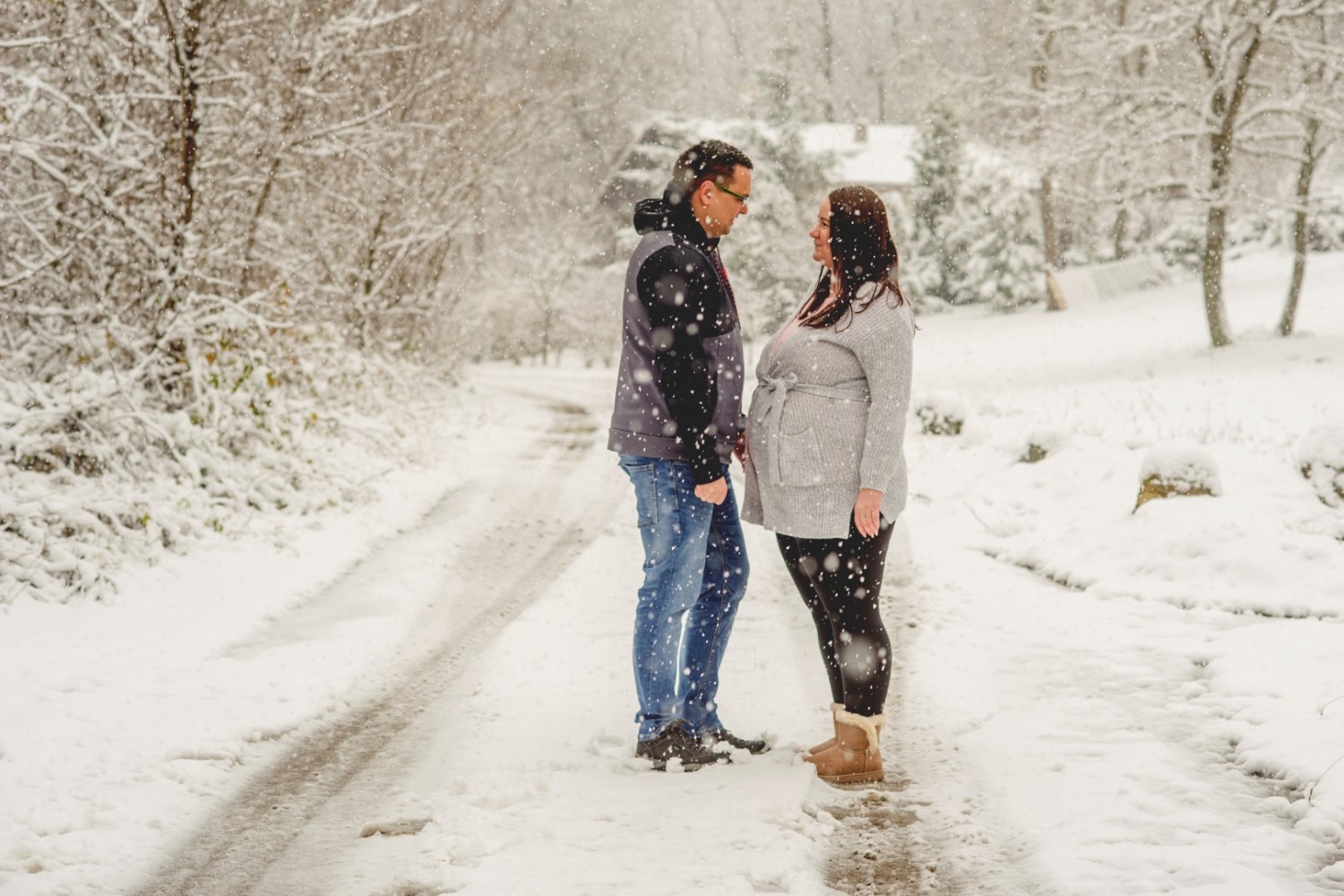 http://www.fotoz.sk/images/gallery-47/normal/teli-kismama-fotozas_kismama-fotok_winter-pregnacy-photo_fotenie-tehuliek_winter-maternity-foto_teli-kismama_tehulka_tehulka-foto_zimne-fotenie_kreativ-kismama-fotozas_056.jpg