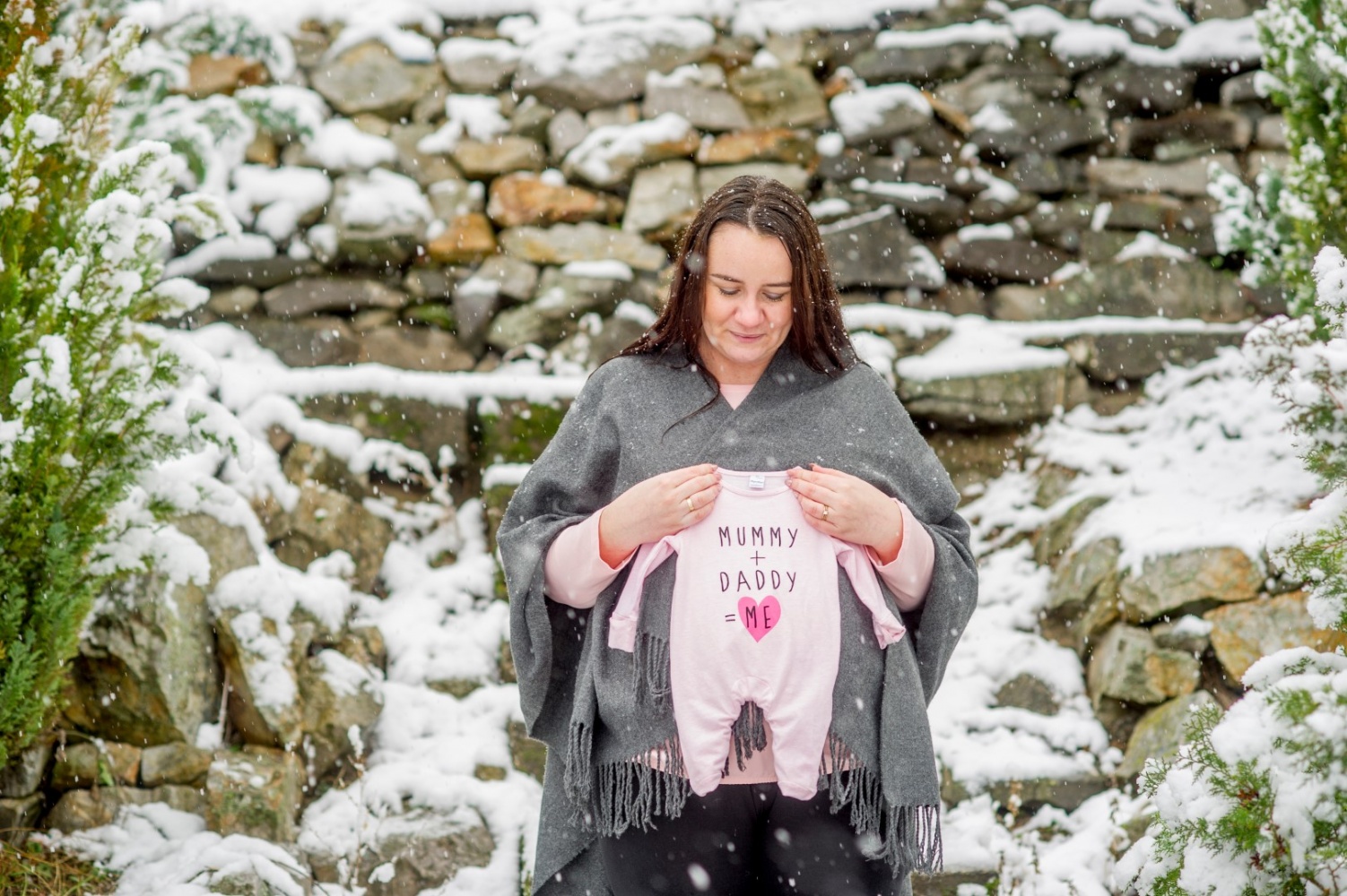 http://www.fotoz.sk/images/gallery-47/normal/teli-kismama-fotozas_kismama-fotok_winter-pregnacy-photo_fotenie-tehuliek_winter-maternity-foto_teli-kismama_tehulka_tehulka-foto_zimne-fotenie_kreativ-kismama-fotozas_059.jpg