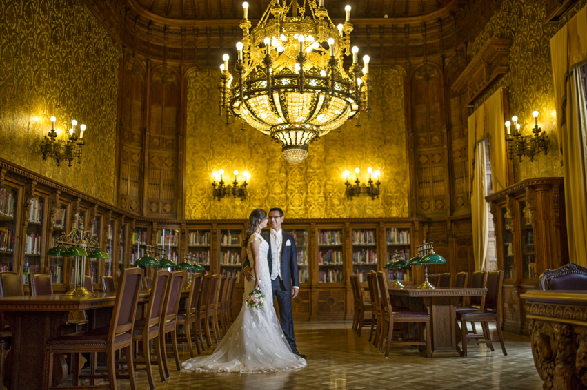 http://www.fotoz.sk/images/gallery-48/normal/eskuvoi-fotos_eskuvoi-fotozas_kreativ-fotozas_eskuvoi-fotos-budapest_eskuvoi-fotos-komarom_menyasszonyi-ruha_juraj-zsok_eskuvoi-kepek_fotozas_szuper-fotos_szabo-ervin-konyvtar_gyonyru-menyasszony255.jpg
