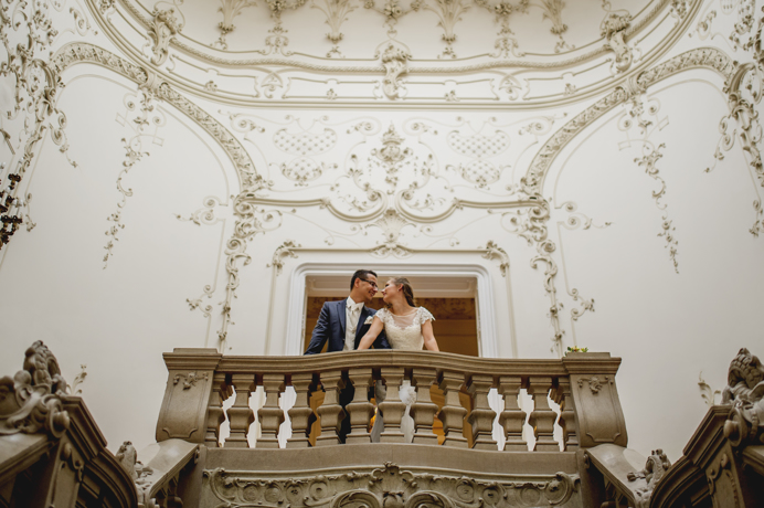 http://www.fotoz.sk/images/gallery-48/normal/eskuvoi-fotos_eskuvoi-fotozas_kreativ-fotozas_eskuvoi-fotos-budapest_eskuvoi-fotos-komarom_menyasszonyi-ruha_juraj-zsok_eskuvoi-kepek_fotozas_szuper-fotos_szabo-ervin-konyvtar_gyonyru-menyasszony281.jpg